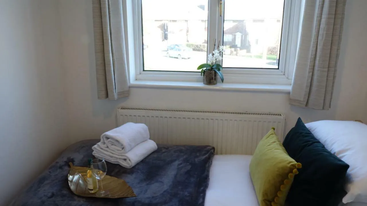 Airport Garden Rooms Feltham Hounslow