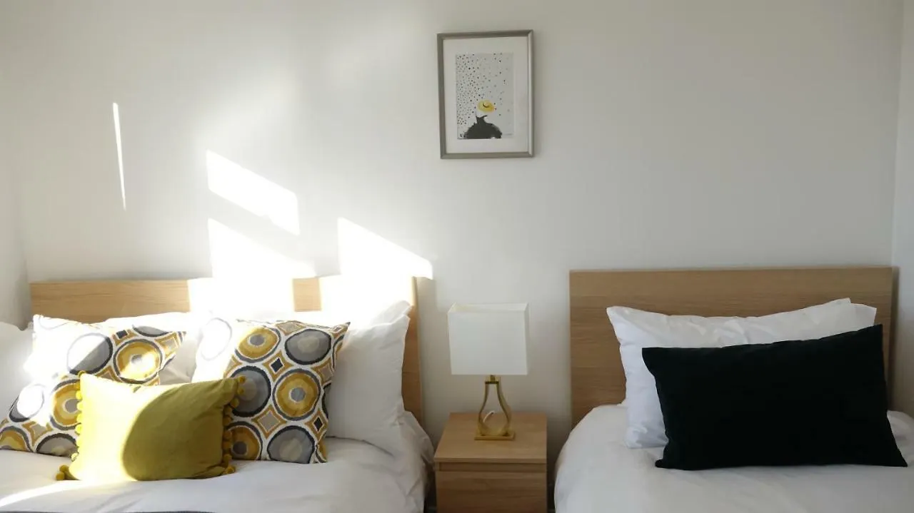 Homestay Airport Garden Rooms Feltham